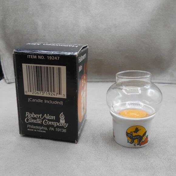 Vintage Halloween Black Cat Mini Hurricane Lamp Robert Alan Candle Co in Box - Picture 5 of 9